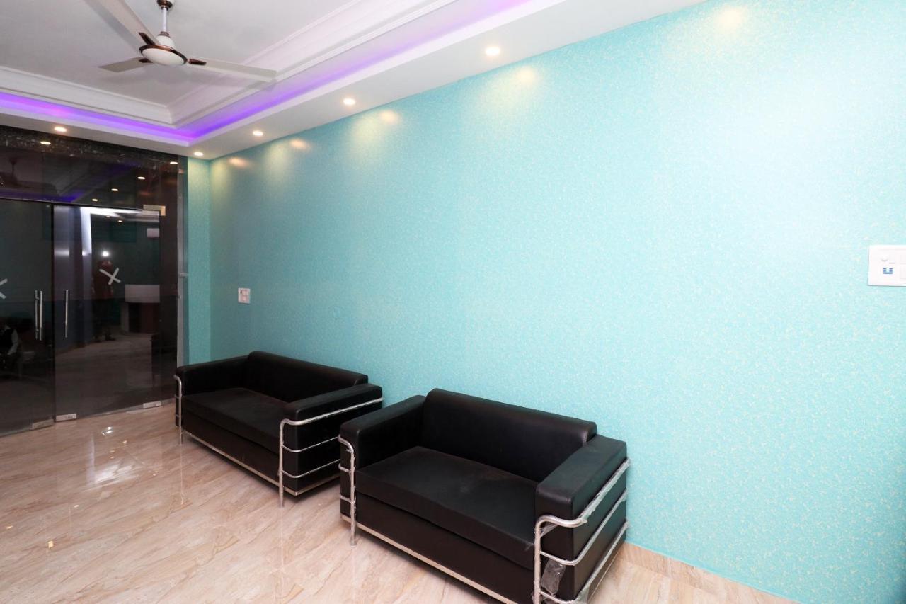 Oyo 25130 Hotel Royal Inn Нью-Дели Экстерьер фото