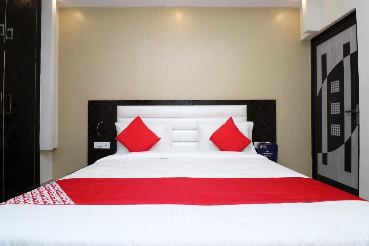 Oyo 25130 Hotel Royal Inn Нью-Дели Экстерьер фото