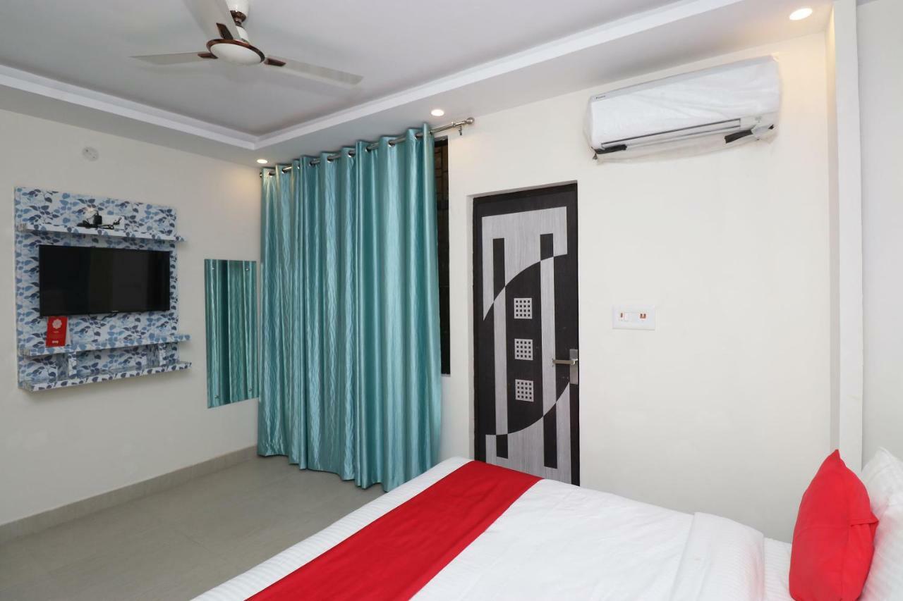 Oyo 25130 Hotel Royal Inn Нью-Дели Экстерьер фото