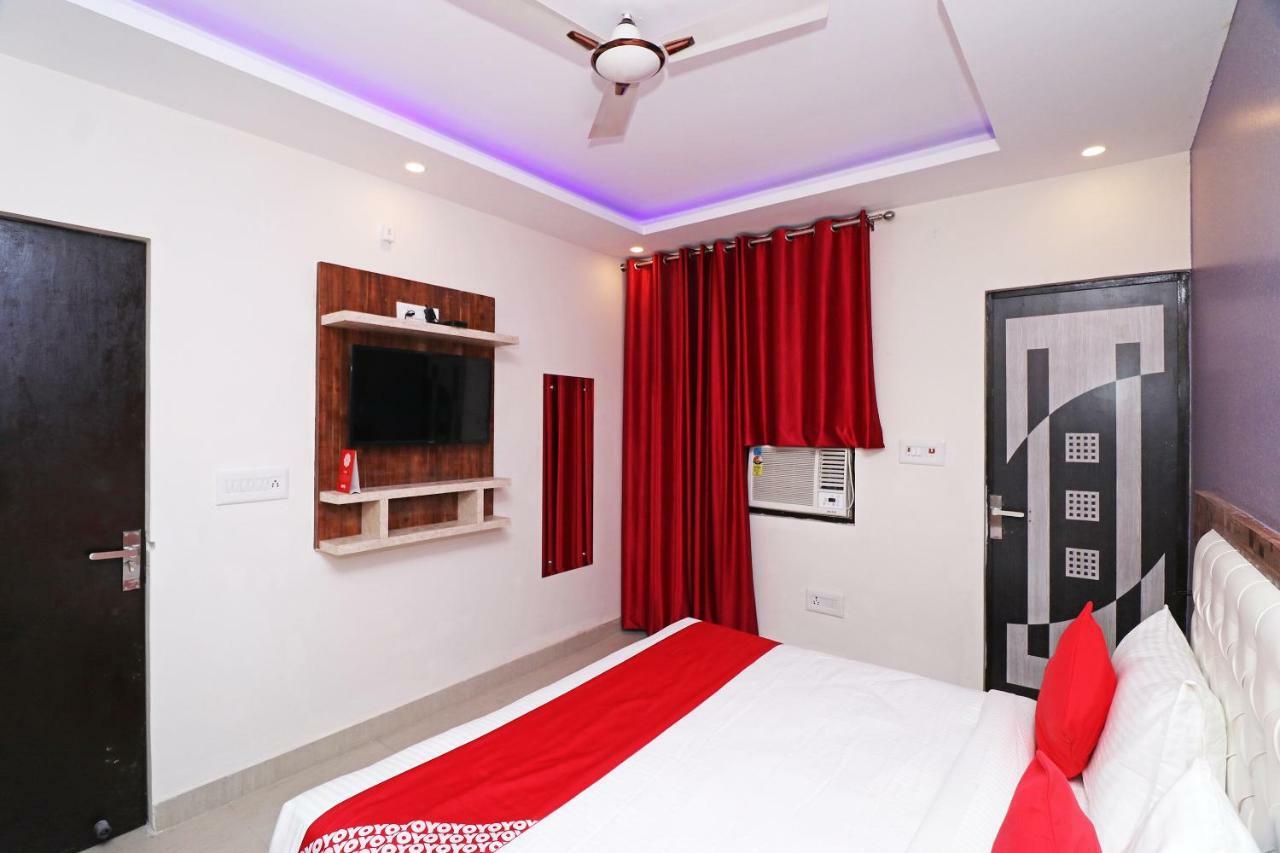 Oyo 25130 Hotel Royal Inn Нью-Дели Экстерьер фото